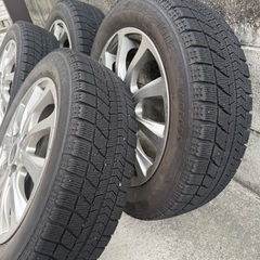 タント スタッドレスタイヤ ホイール付きの画像