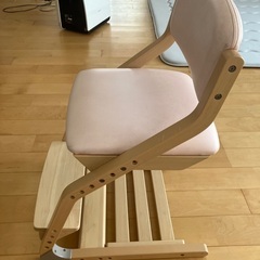 学習机用椅子（ピンク）の画像