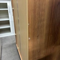 食器棚　木目調の画像