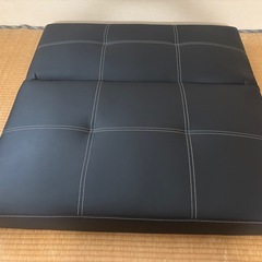 フラットにになるソファーの画像