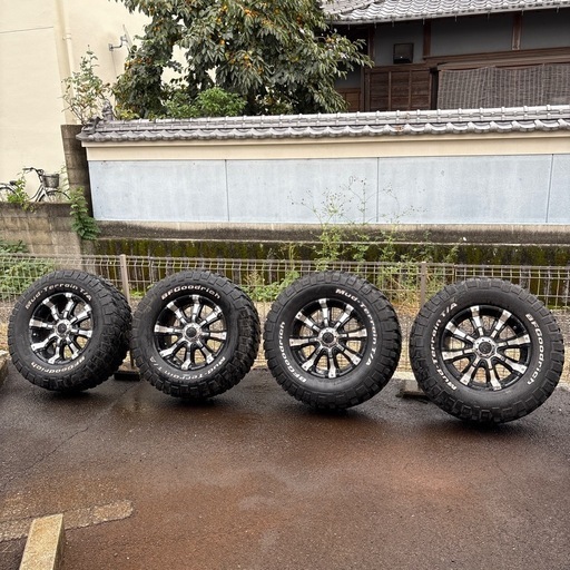 285/70r17 グッドリッチ　クリムソン