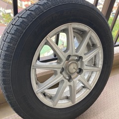 【取引中】4本セット
スタッドレスタイヤホイール付きの画像