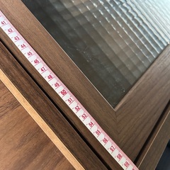 美品 キッチンボード キャビネット 食器棚 幅90cm 木目調 ブラウンの画像
