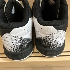 バッシュ バスケ アシックス 22.5の画像