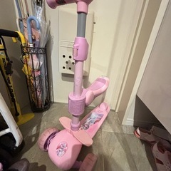 子供キックスクーターの画像