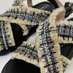 staccato スタッカート ビジューサンダル ツイードの画像