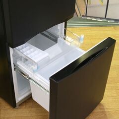 2024年 2ドア冷蔵庫 TOSHIBA 153L GR-W15BS(KT) エクリュブラック 右開き 動作確認済み 単身向け 耐熱テーブルボード 東芝 札幌市 清田区 平岡の画像