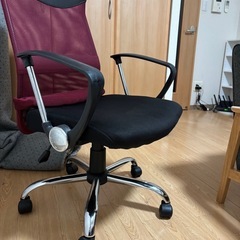 い椅子の画像
