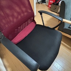 い椅子の画像