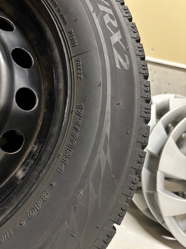 　　　ブリヂストンスタッドレス4本　BLIZZAK VRX2 175/70R14 85Q