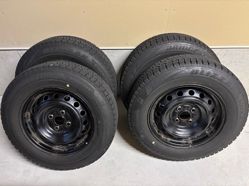 ブリヂストンスタッドレス4本　BLIZZAK VRX2 175/70R14 85Q
