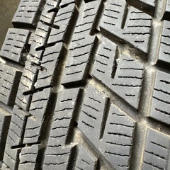 スタッドレスタイヤ145/80R13アルミホイール付4本セットの画像