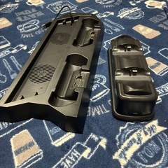 プレイステーション4 Pro用スタンドとコントローラー充電器の画像
