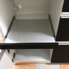 【ジャングルジャングル石川金沢店】  食器棚 ダークブラウン/ホワイト 木目調 W135×D49.5×H200 クリーニング済み												の画像