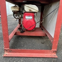 薪切り機(ガソリン
エンジン)の画像