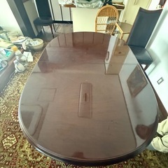 ダイニングテーブルの画像