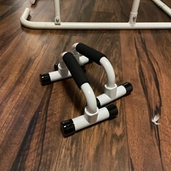 筋トレ　懸垂マシンの画像