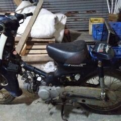 C50スーパーカブ　レストアベースの画像