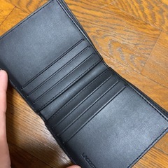 ラコステ 二つ折財布 の画像