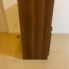 食器棚、キッチンの画像