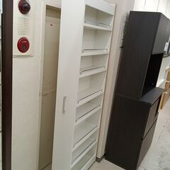 リユースのサカイ栃木店★ジモティ割あり★  収納棚 ホワイト×ベージュ W20×D60×H180 クリーニング済み TC11298の画像