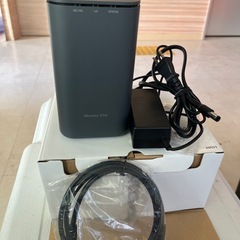 美品【端末費用支払済】docomo5G ホームルーター　 の画像