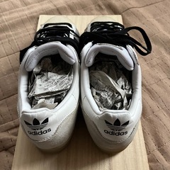 adidasスーパースターの画像
