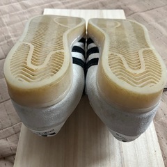 adidasスーパースターの画像