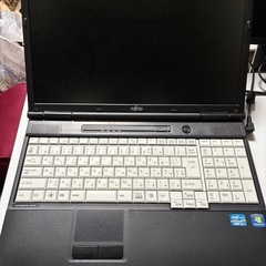 富士通　ノートパソコン　LIFEBOOK A561/Dの画像