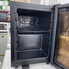イエガーマイスターの冷蔵庫の画像