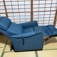 電動立ち上がりリクライニングソファーの画像