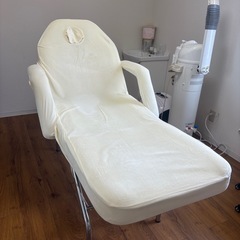 無料✨手動リクライニング式フェイシャルベッド／カバー付き・引き取り限定（茂原市） の画像