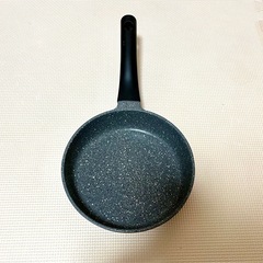 【未使用です】ベルフィーナ　フライパン 19cm 軽量 　　　の画像
