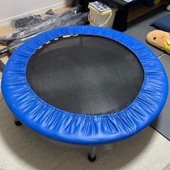 子供用トランポリンの画像