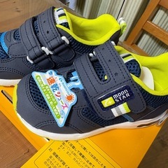 新品タグ付き　ムーンスター　キャロットスニーカー 3E 幅広　17.0の画像