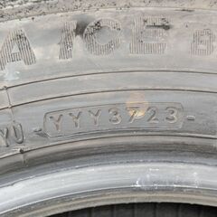 工賃込み　２０２３年ヨコハマ製冬タイヤ　１７５／６５Ｒ１５　４本セットの画像