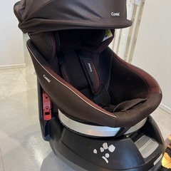 combi チャイルドシートの画像