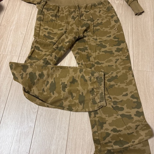 キスマークスウェットセットアップ