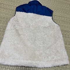 西松屋　ベスト　サイズ140の画像