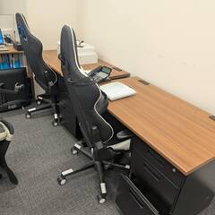 オフィス　デスクの画像