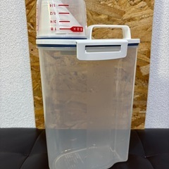 密閉型ライスストッカー（容量2kg）の画像