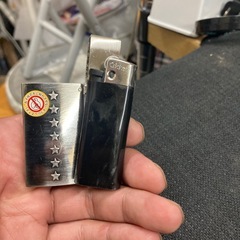 メーカー不明　星7個　ライター　中身は使い捨てライターガスなしです。の画像