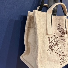 【美品】イアハピヨネ　2WAY トートバッグ　肩掛け　猫　ネコの画像