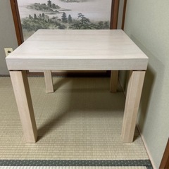 IKEA 木製 正方形 ホワイト　テーブルの画像