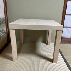 IKEA 木製 正方形 ホワイト　テーブルの画像