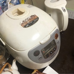 冷蔵庫、洗濯機、炊飯器の画像