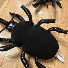 カブトムシ？クワガタ？ぬいぐるみ2点
の画像