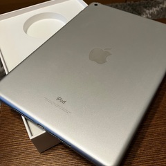 送料無料　iPad 第6世代 9.7インチ WiFiモデルの画像