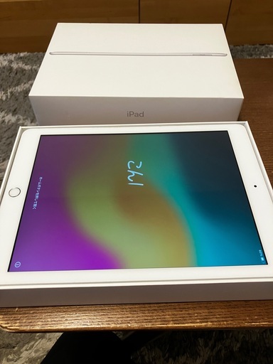 送料無料　iPad 第6世代 9.7インチ WiFiモデル