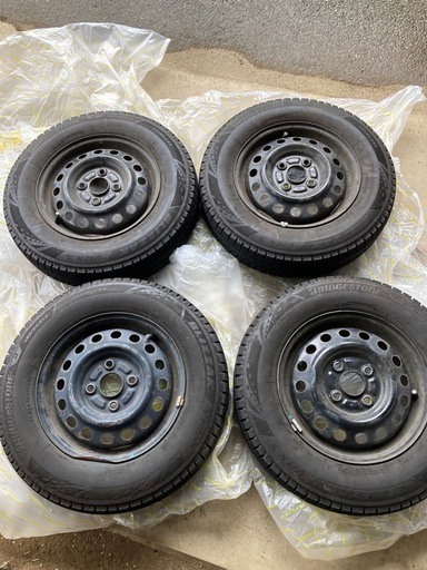 スタッドレスタイヤ　4本　ワゴンR使用